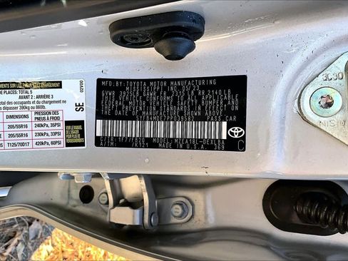 Used 2023 Toyota Corolla LE image 32