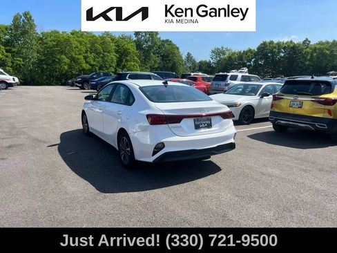 Certified 2024 Kia Forte LXS FWD image 7