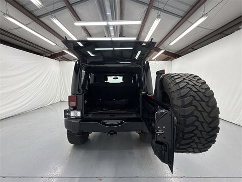 Used 2015 Jeep Wrangler Unlimited Sahara w/ Dual Top Group image 21