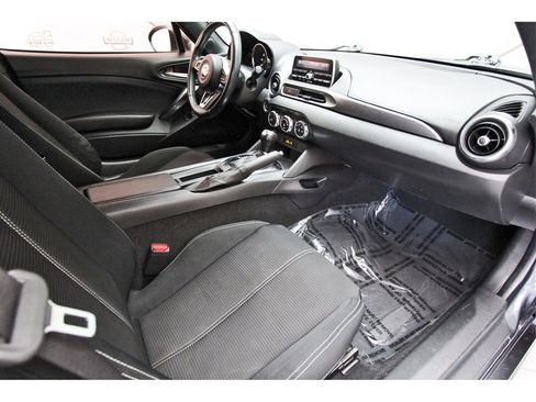 Used 2018 FIAT 124 Spider Classica image 7