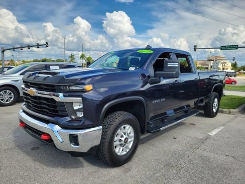 Used 2024 Chevrolet Silverado 2500 LT AWD/4WD image 5
