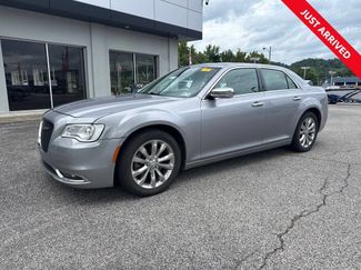 Used 2017 Chrysler 300 C AWD/4WD video 1