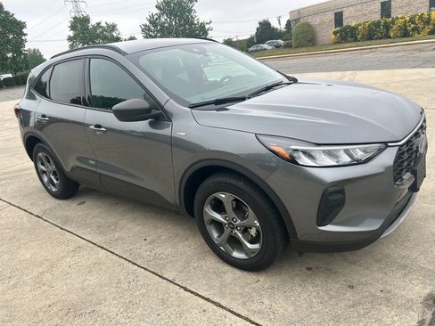 Used 2025 Ford Escape ST-Line AWD/4WD image 8