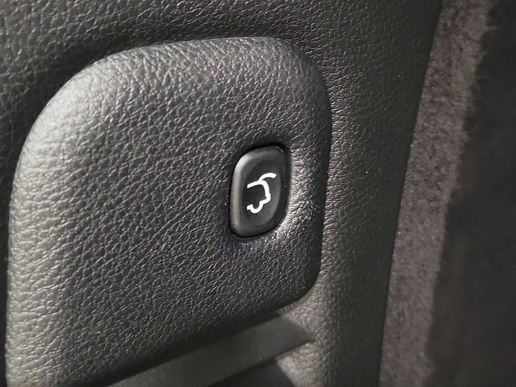 Used 2023 Dodge Durango R/T RWD image 9