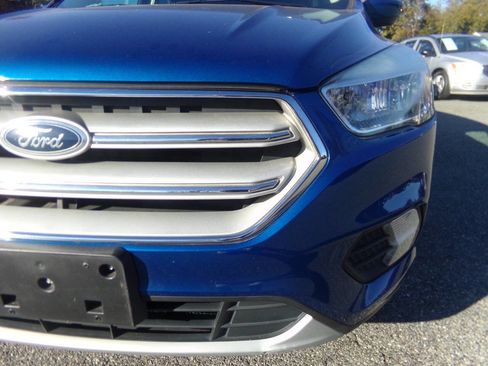 Used 2019 Ford Escape SE image 4