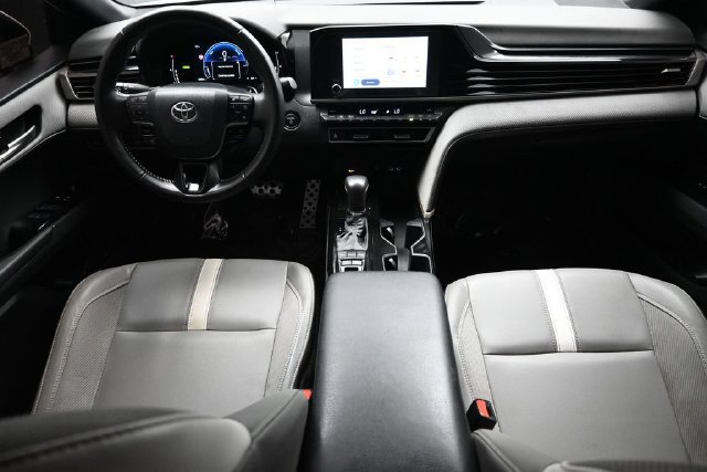 Used 2025 Toyota Camry SE w/ Convenience Package FWD image 11