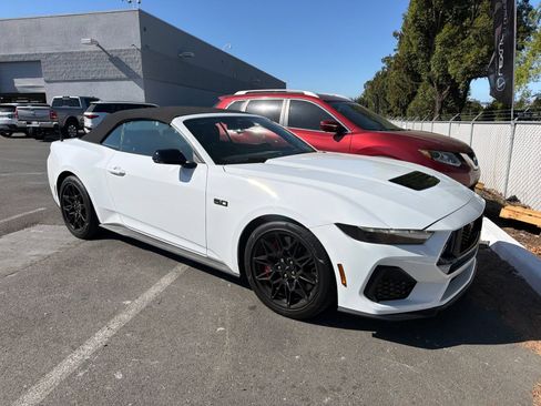 Used 2025 Ford Mustang GT Premium w/ GT Performance Package RWD image 3