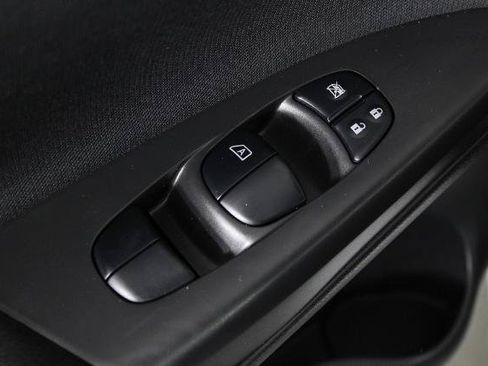 Certified 2019 Nissan Sentra SV FWD image 22