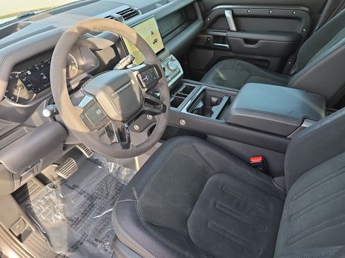 Used 2023 Land Rover Defender 110 V8 image 16