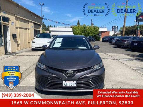 Used 2018 Toyota Camry LE FWD image 8