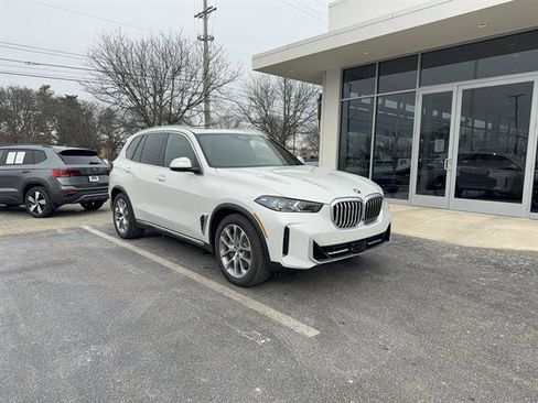 New 2026 BMW X5 xDrive50e image 1