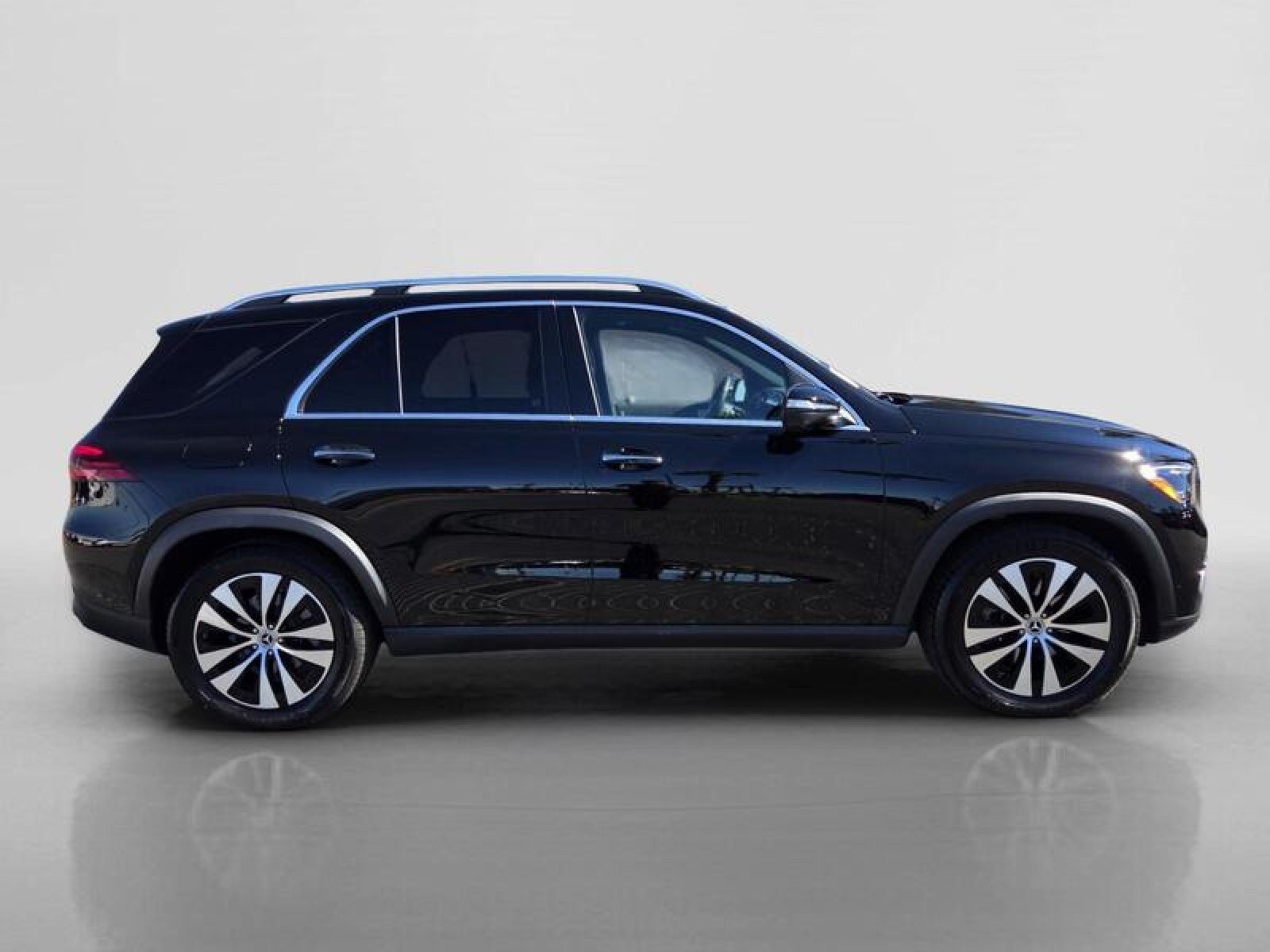 Certified 2025 Mercedes-Benz GLE 350 4MATIC image 6