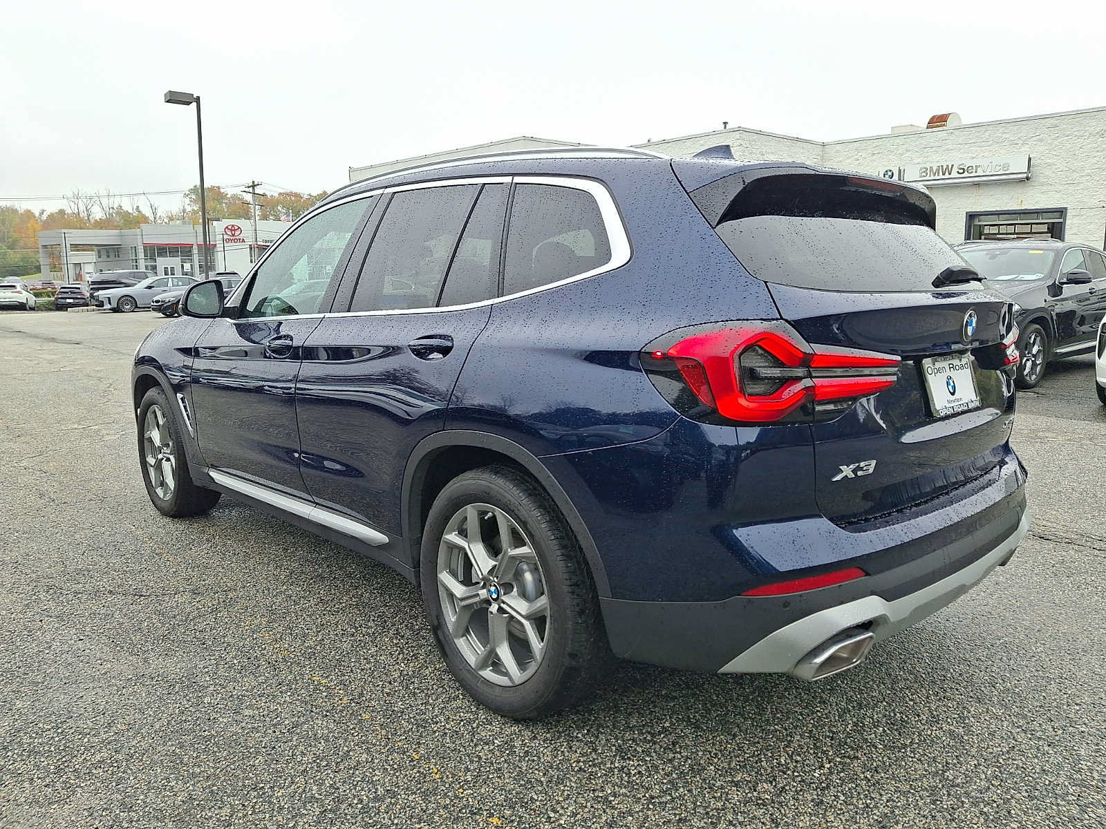 Used 2023 BMW X3 xDrive30i w/ Premium Package AWD/4WD image 4