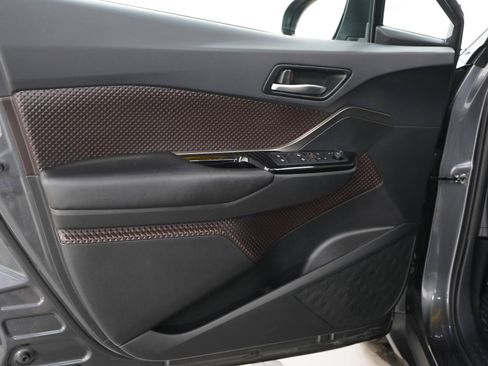 Used 2019 Toyota C-HR Limited FWD image 18