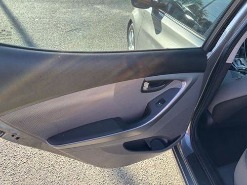 Used 2013 Hyundai Elantra GLS w/ Preferred Pkg FWD image 13