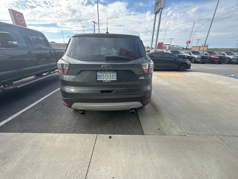 Used 2017 Ford Escape SE FWD image 6