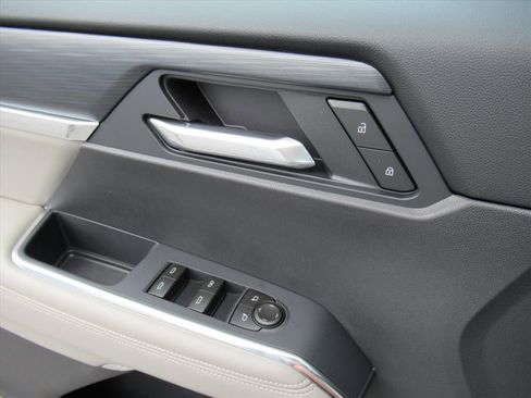 New 2026 GMC Acadia Elevation w/ Elevation Premium Package FWD image 23