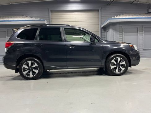 Used 2018 Subaru Forester 2.5i Limited AWD/4WD image 8