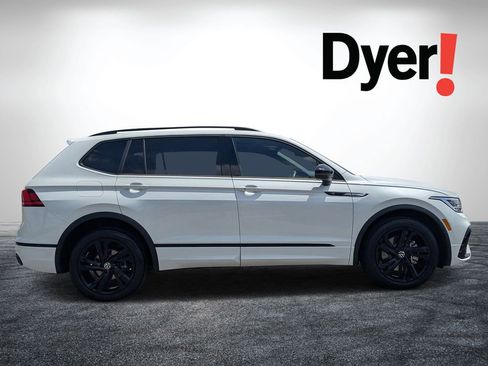 Used 2023 Volkswagen Tiguan SE R-Line FWD image 2