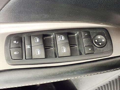 Used 2015 Dodge Journey Crossroad w/ Flexible Seating Group image 15