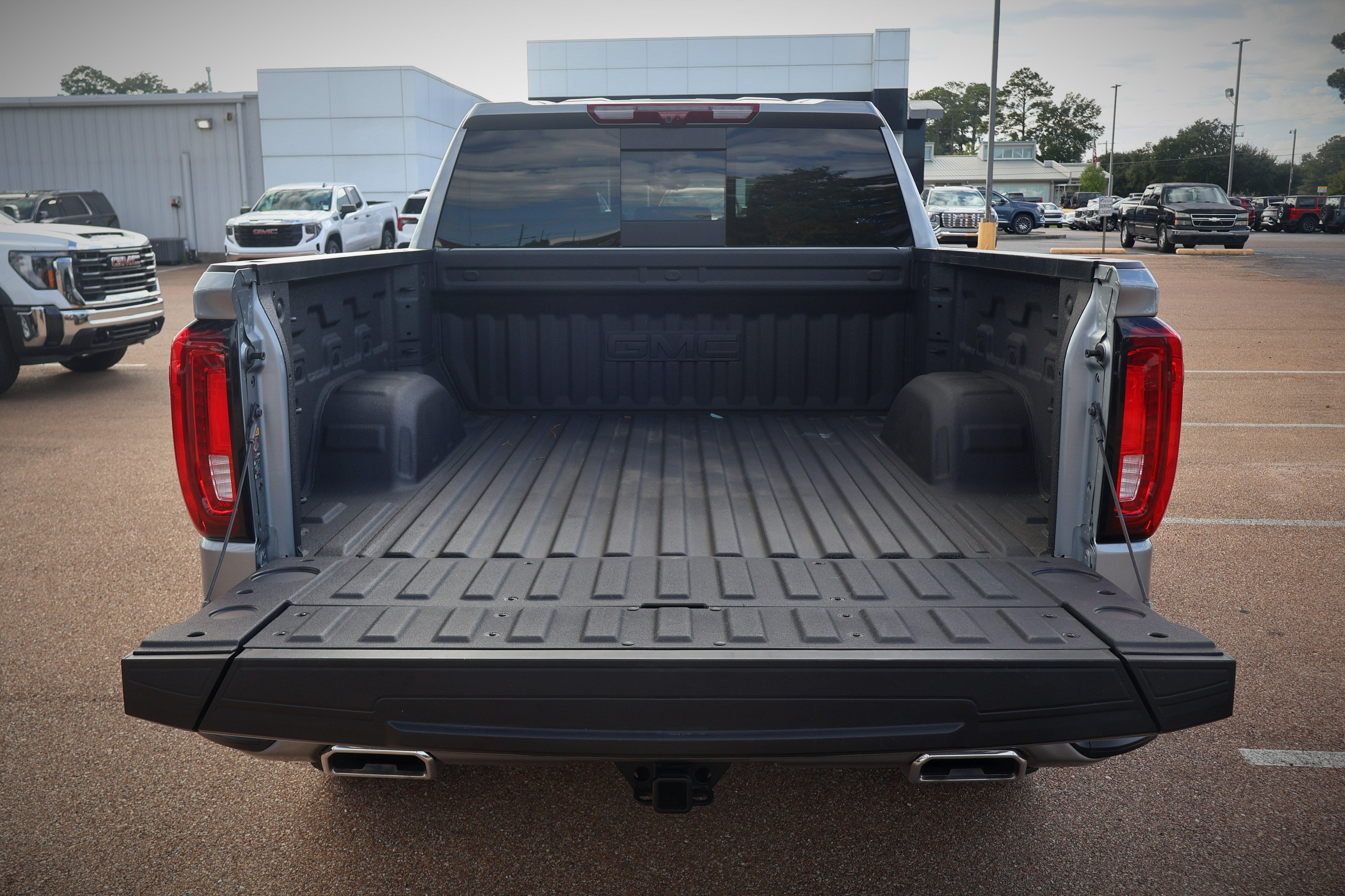 Used 2026 GMC Sierra 1500 AT4 w/ AT4 Premium Package AWD/4WD image 25