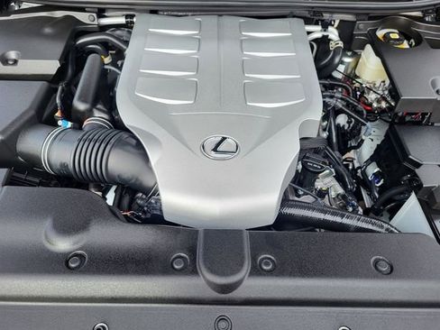 Used 2023 Lexus GX 460 Premium w/ Premium Package image 11