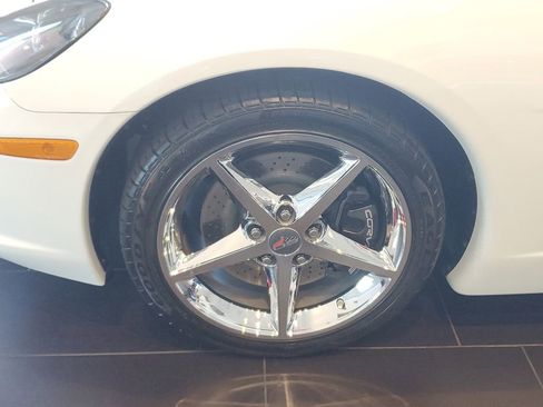 Used 2013 Chevrolet Corvette Convertible w/ 4LT Preferred Equipment Group RWD image 11