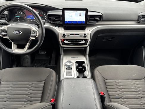 Used 2021 Ford Explorer XLT image 13