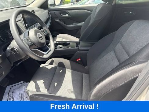 Used 2024 Nissan Rogue SV FWD image 2