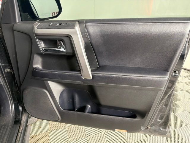 Used 2019 Toyota 4Runner SR5 RWD image 28