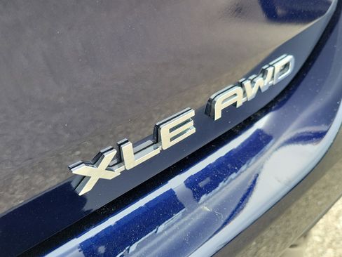 Used 2026 Toyota Highlander XLE image 12