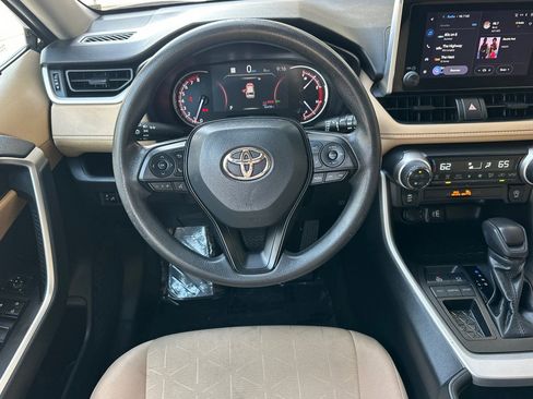 Used 2023 Toyota RAV4 XLE image 17