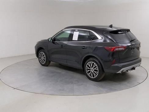 Certified 2025 Ford Escape SE w/ Class II Trailer Tow Package FWD image 16