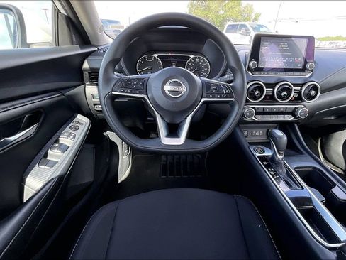 Used 2024 Nissan Sentra SV FWD image 8