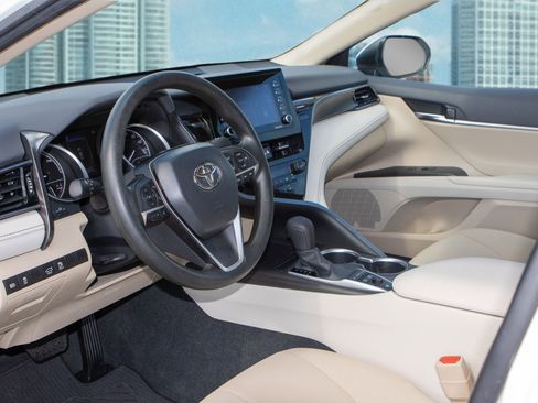 Used 2023 Toyota Camry LE image 14