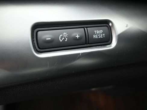 Used 2023 Nissan Maxima SV w/ Floor Mat Group FWD image 21
