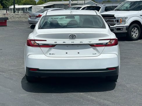 Used 2025 Toyota Camry LE FWD image 6