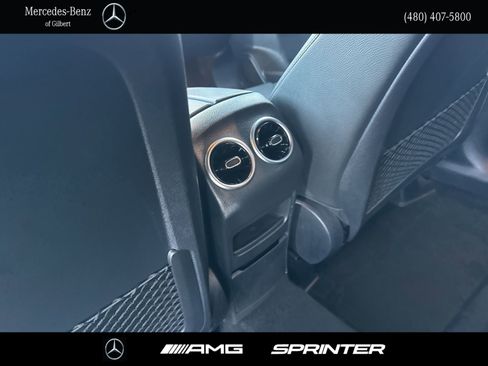 Used 2021 Mercedes-Benz GLB 250 4MATIC image 18