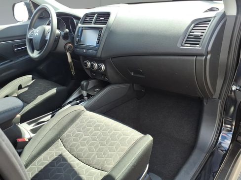 Used 2025 Mitsubishi Outlander Sport SE AWD/4WD image 7