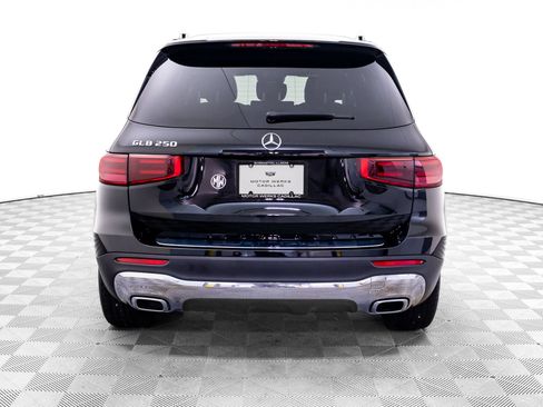 Used 2026 Mercedes-Benz GLB 250 image 4