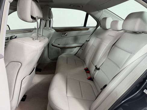 Used 2010 Mercedes-Benz E 350 Sedan image 16
