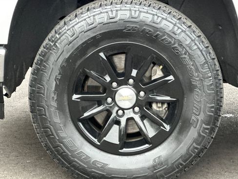 Used 2020 Chevrolet Silverado 1500 LT w/ Remote Start Package AWD/4WD image 32