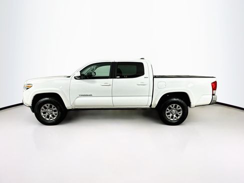 Used 2016 Toyota Tacoma SR5 RWD image 4
