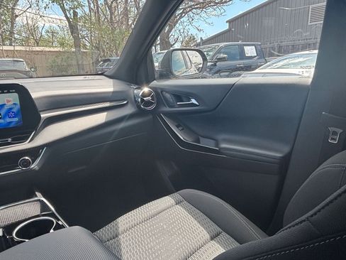 Used 2025 Chevrolet Equinox LT AWD/4WD image 33