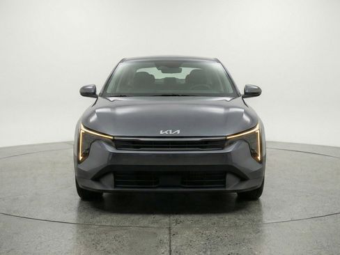 Used 2025 Kia K4 LXS image 2