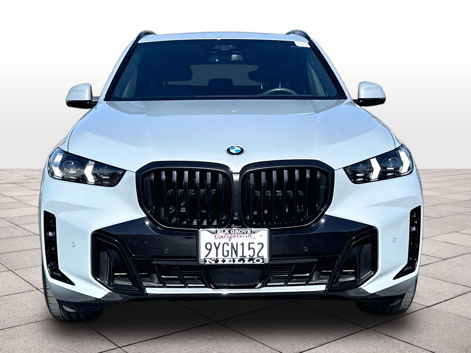 Used 2026 BMW X5 xDrive40i w/ M Sport Package AWD/4WD image 2