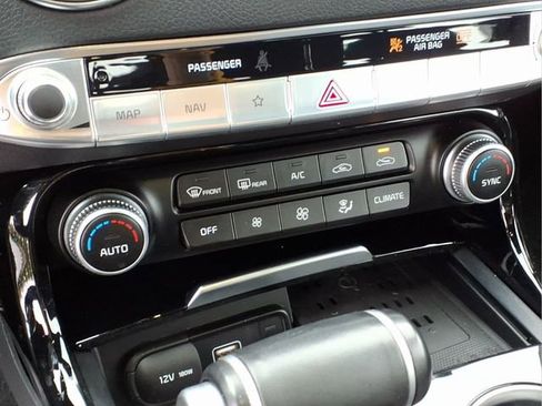 Used 2023 Kia Stinger GT-Line image 11