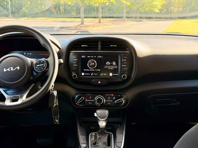 Used 2025 Kia Soul LX FWD image 22