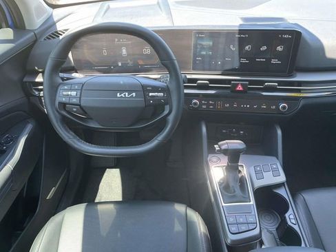 Certified 2026 Kia Sportage EX FWD image 13