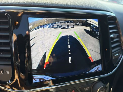 Used 2020 Jeep Grand Cherokee Altitude image 28